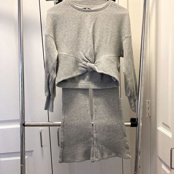 Habitual Girl 2 Piece Set Top & Pants in Light Heather Gray Ribbed Knit. Size 12 - Picture 1 of 10